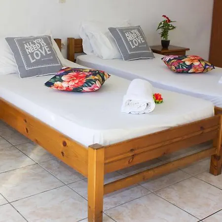 Litsa Aparthotel