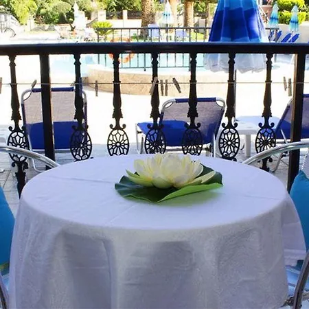 Litsa Aparthotel